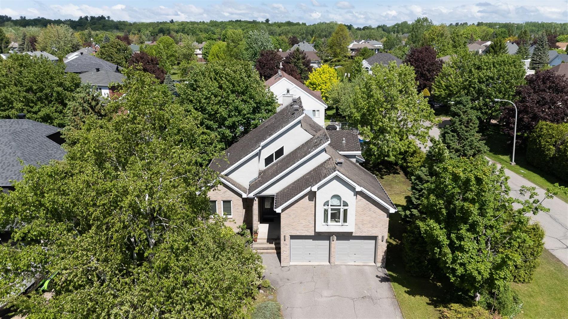 113 Boul. d'Orléans — photo 1