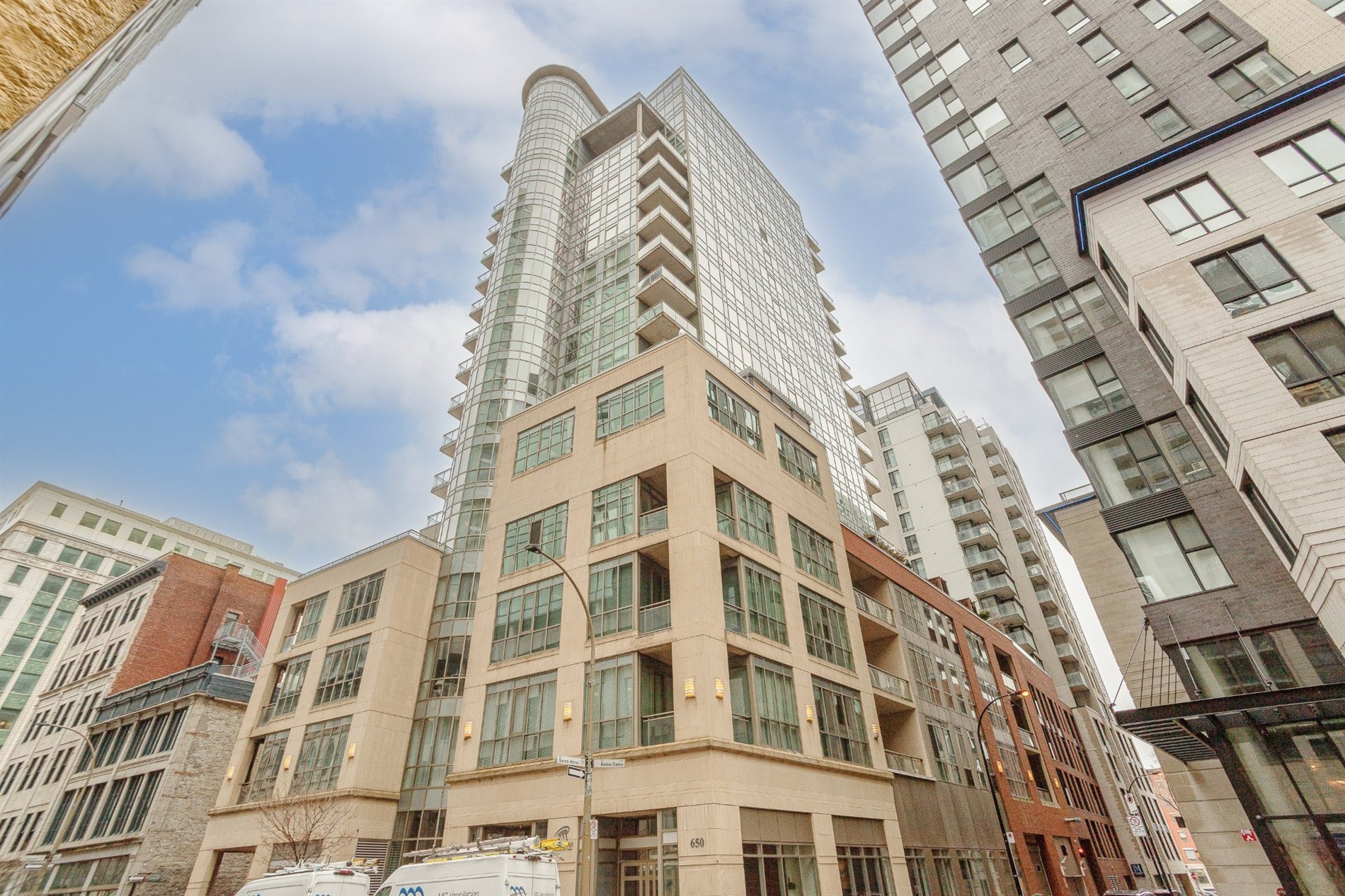 650 Rue Notre-Dame O. — photo 1