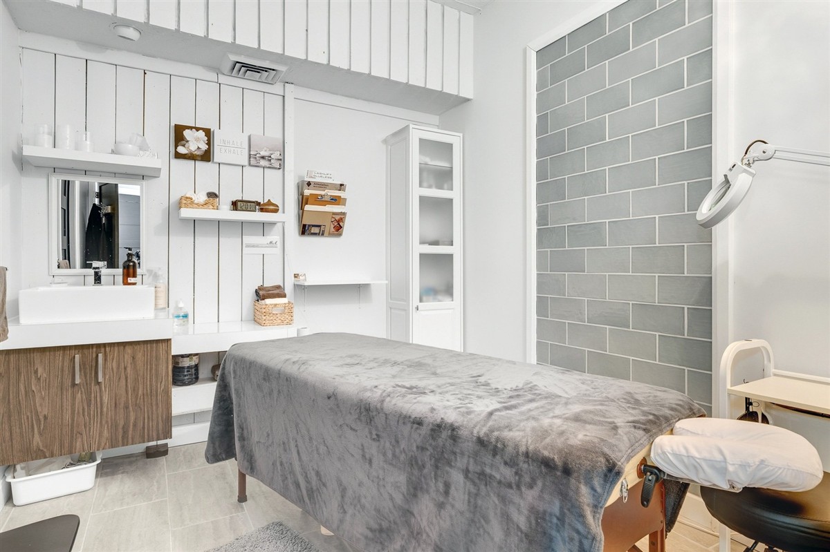 Location d'espace commercial / Bureau - 250 Rue Séraphin, Sainte-Adèle
