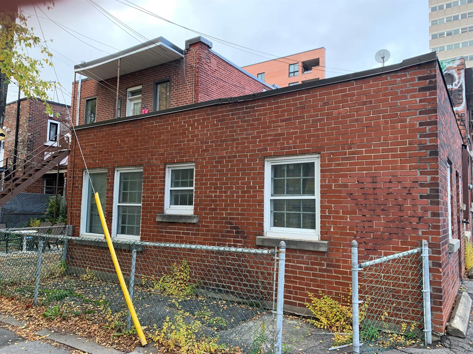 8722-8724 Rue St-Denis — photo 3