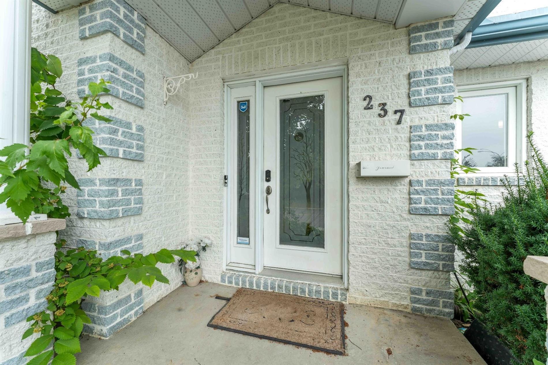 237 Av. du Bois-Franc — photo 2
