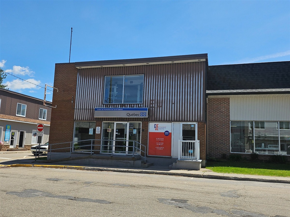 Bâtisse commerciale/Bureau à louer, Saint-Gabriel-de-Brandon