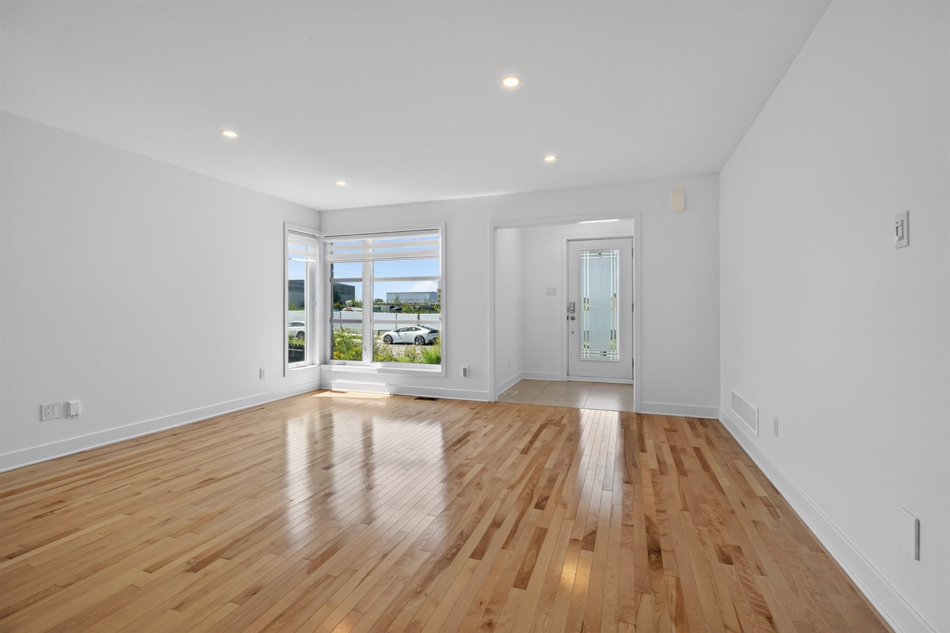 492 Av. de la Traversée — photo 3
