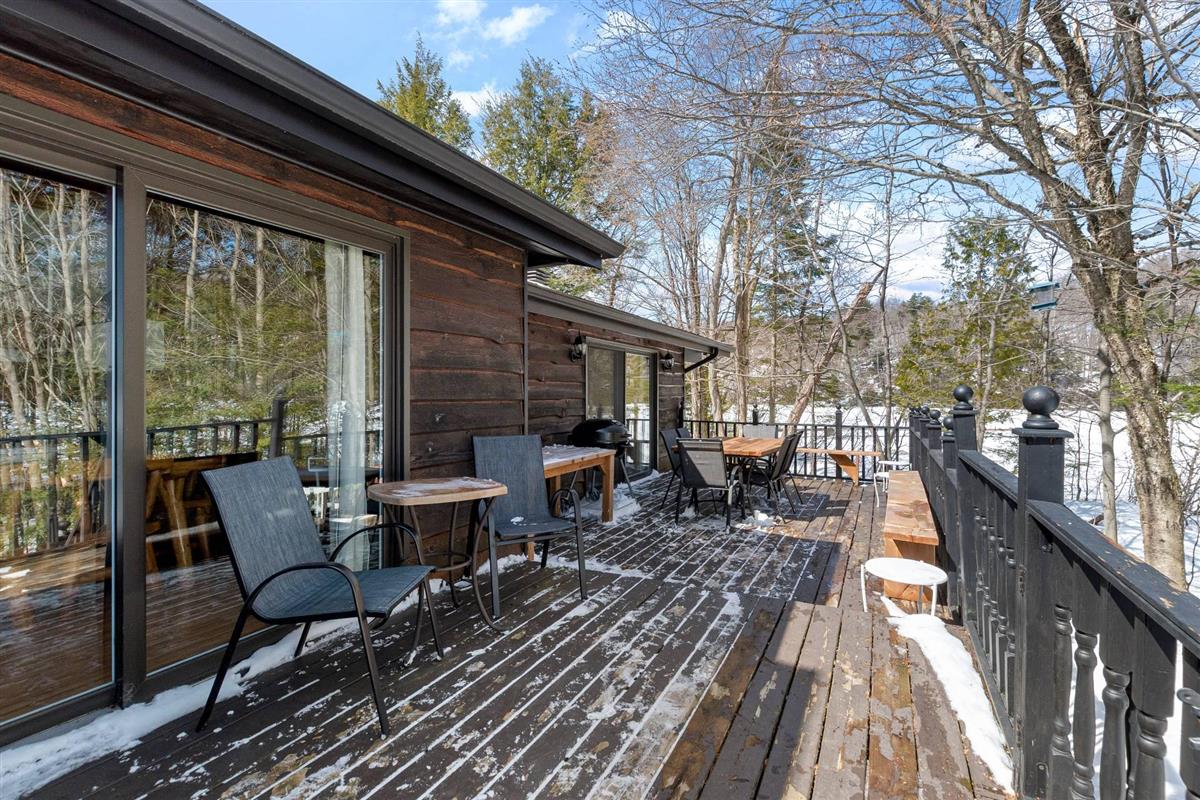 Vue 41 de la propriété réf. 12820780 – 1208 Ch. de Ste-Anne-des-Lacs J0R 1B0