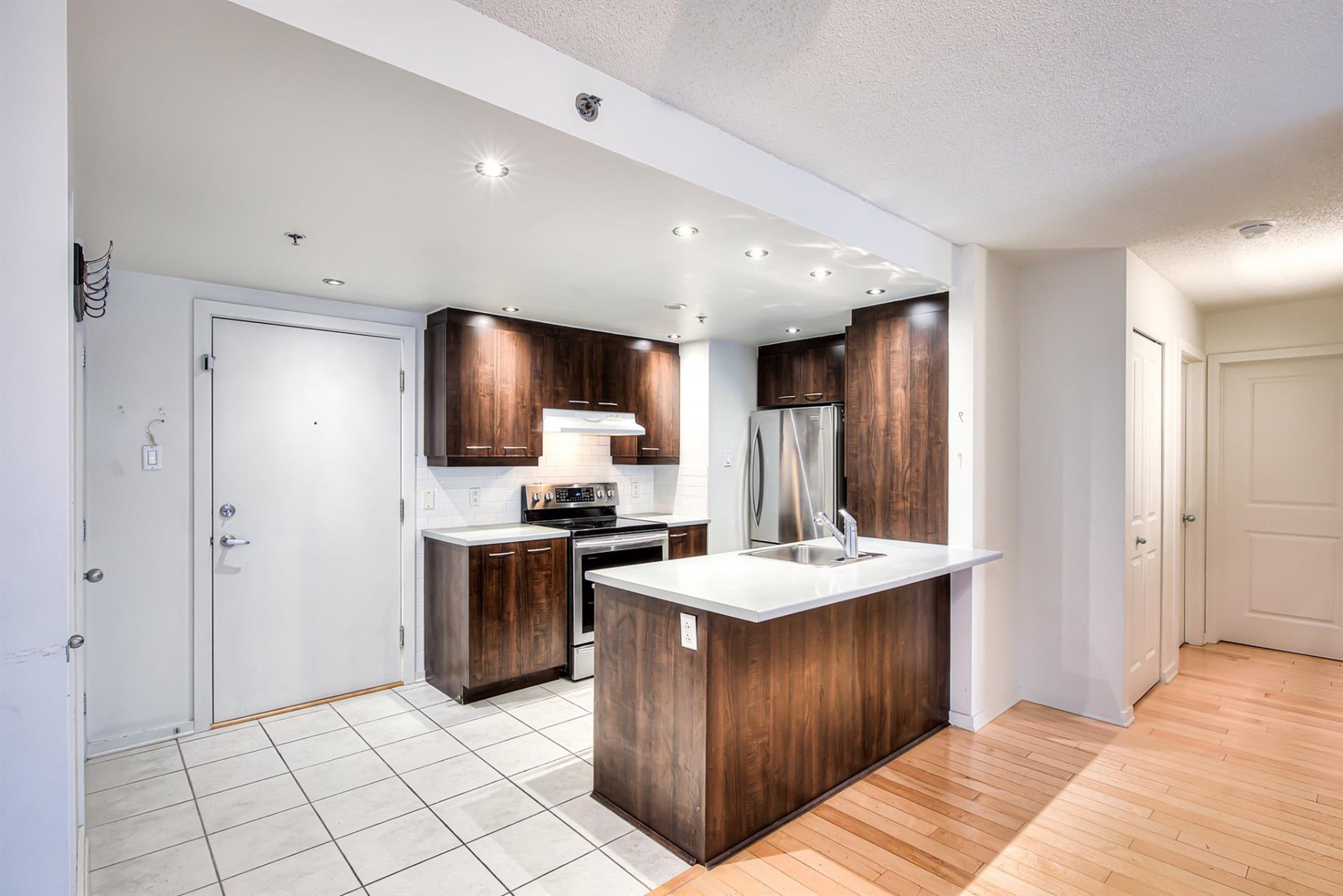 605-4235 Av. Prince-of-Wales — photo 2