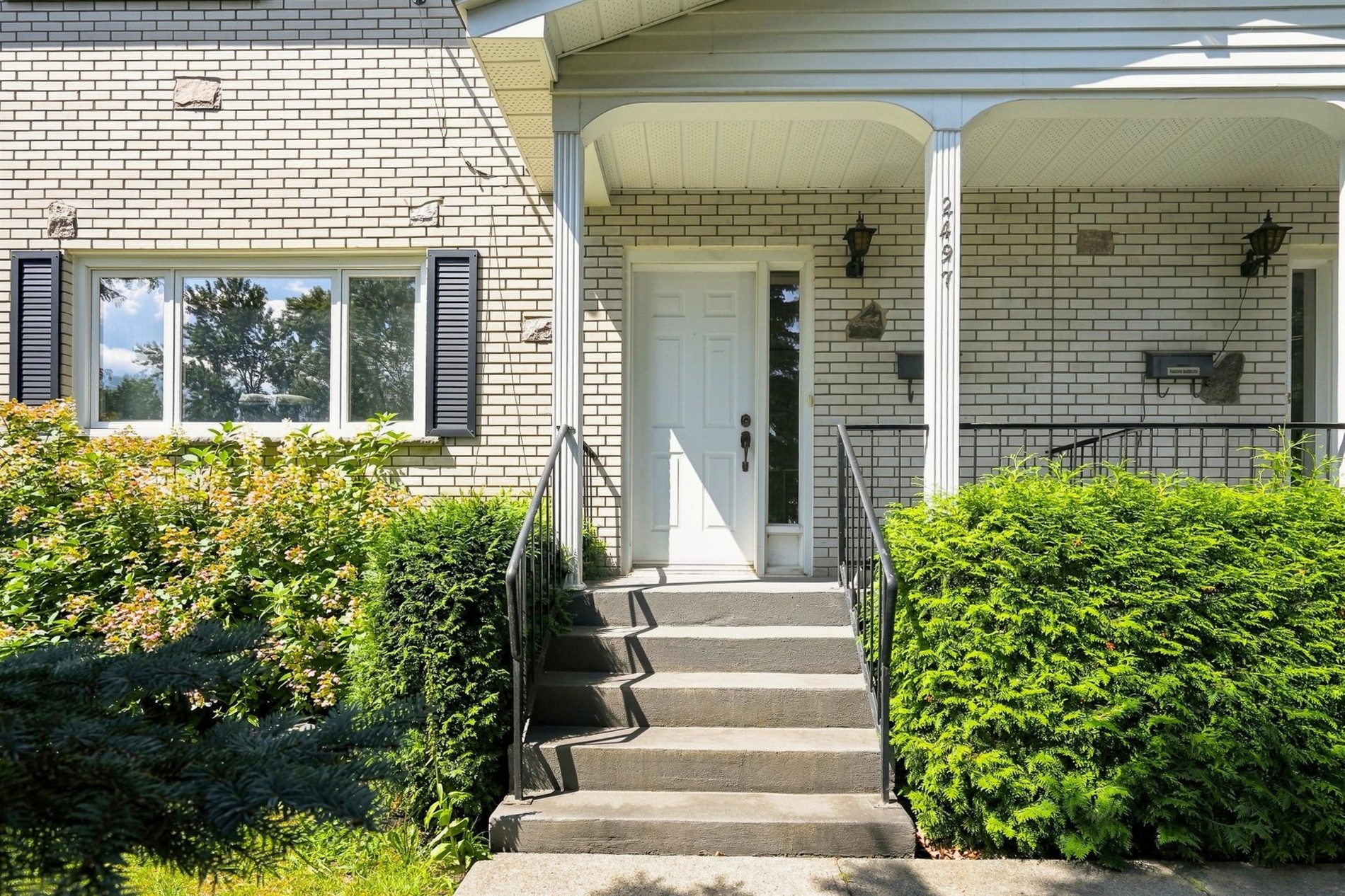 2497 Rue de la Laurentie — photo 2