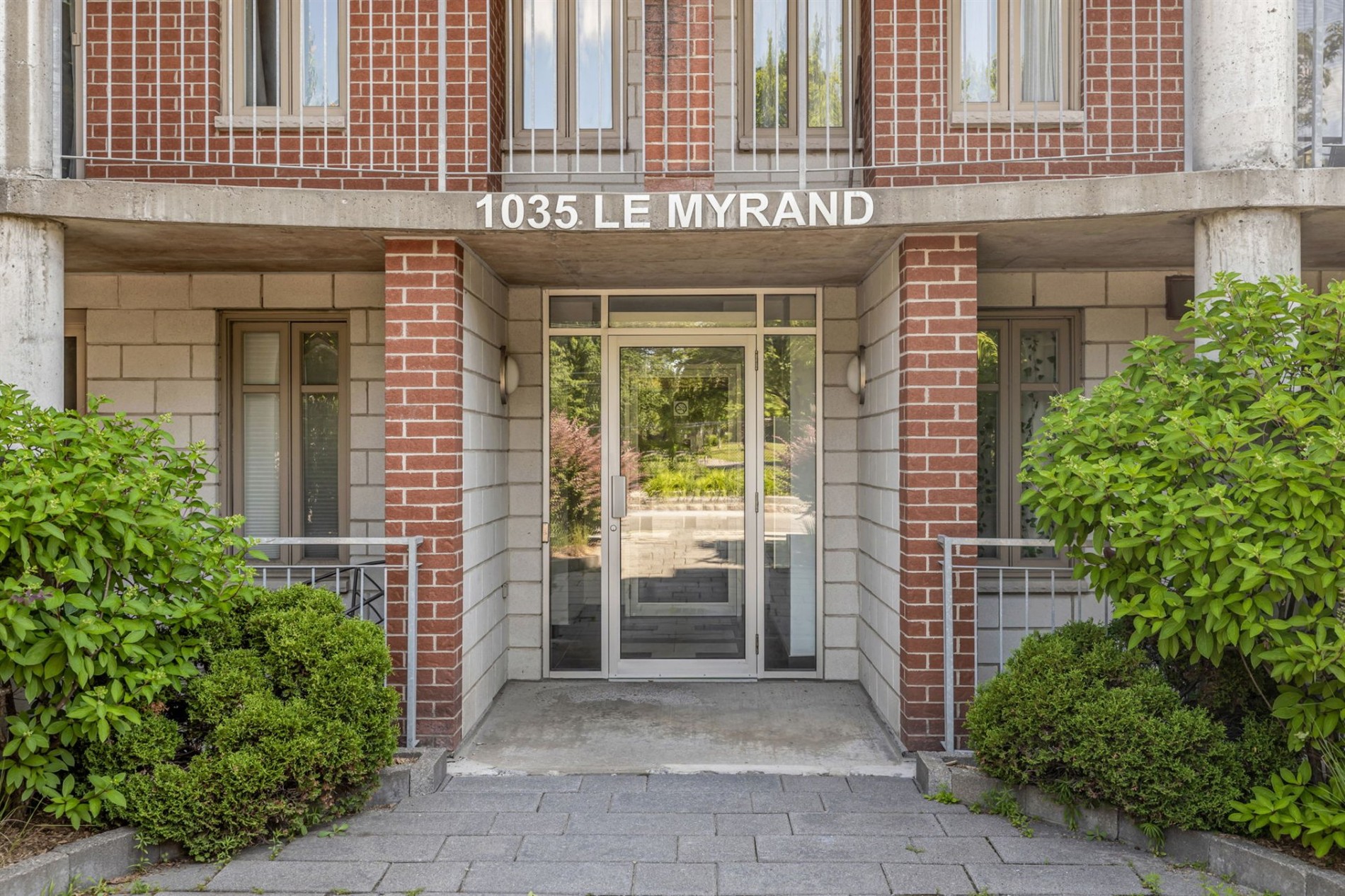 102-1035 Av. Myrand — photo 2