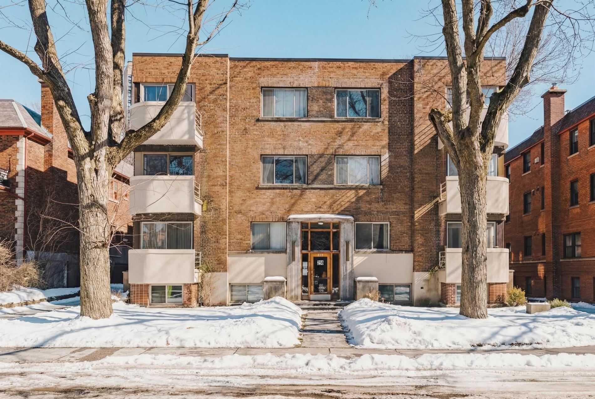 10-258 Av. Willowdale — photo 2