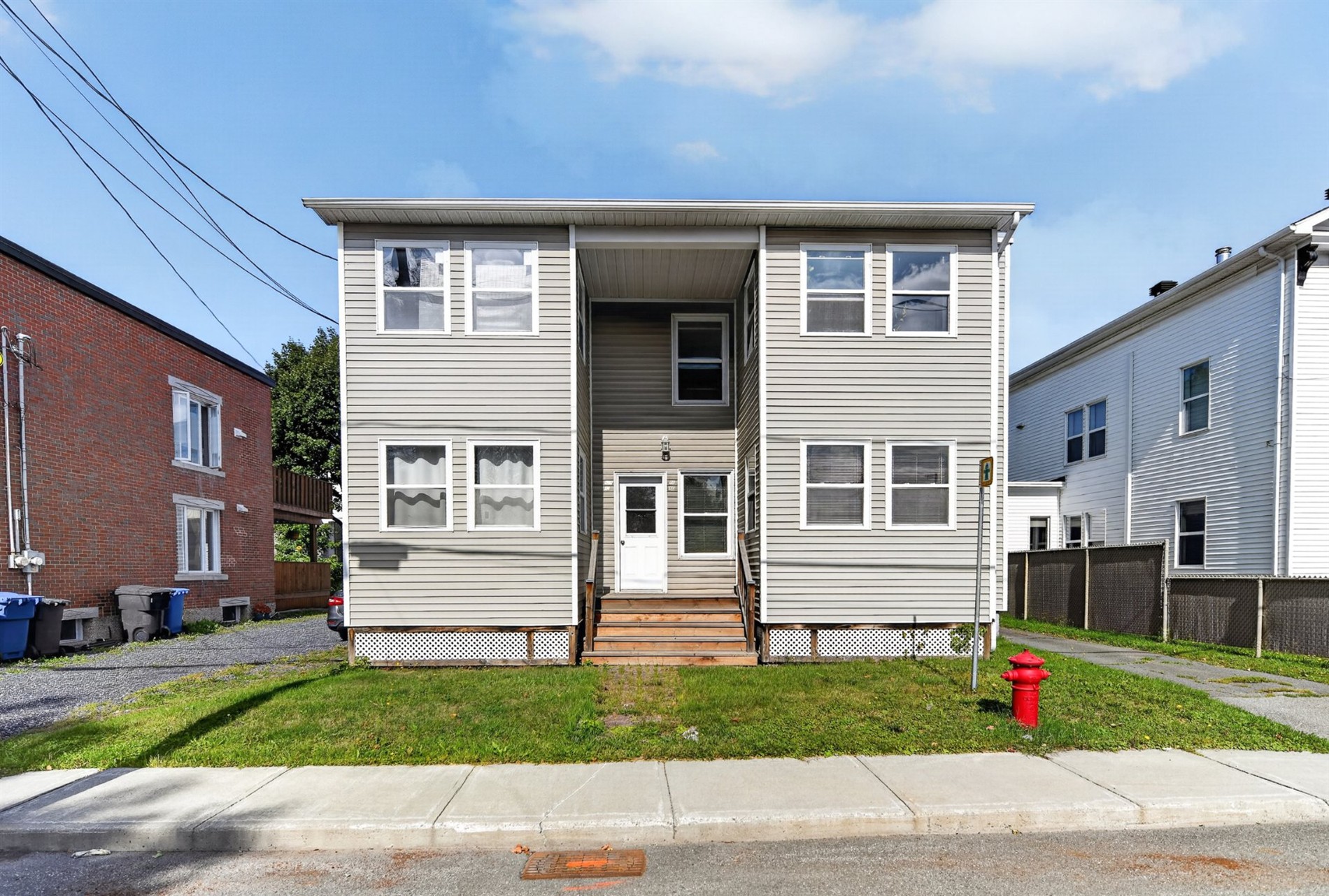40-42 Rue Laval S. — photo 1
