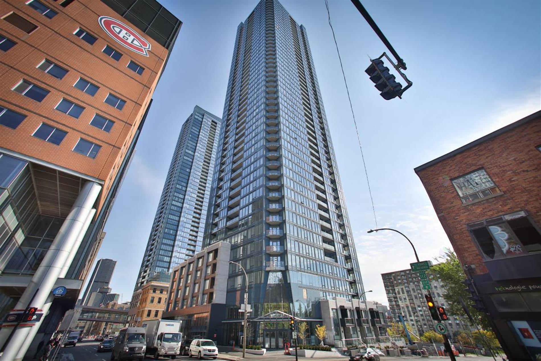 1288 Rue St-Antoine O. — photo 1