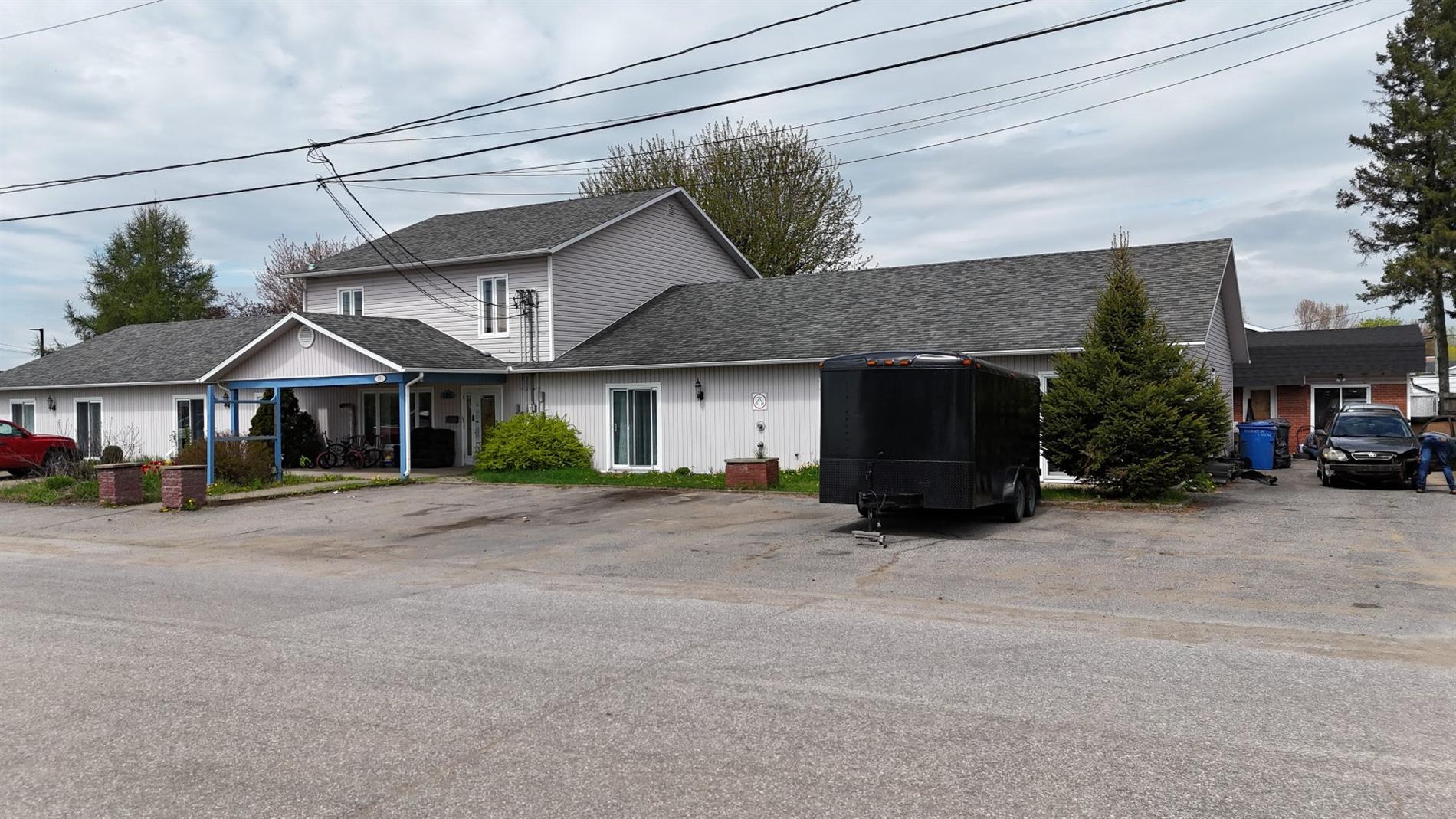 135 Rue Du Tremblay — photo 1