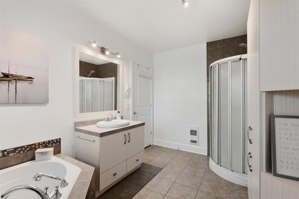 Vue 15 de la propriété réf. 23742914 – 282 Ch. de la Pinède J0R 1K0