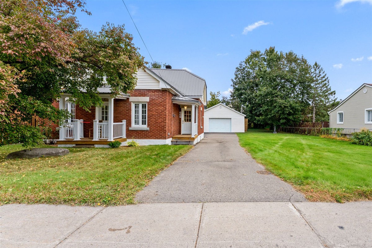 Maison à étages - 669 79e Avenue, Laval (Chomedey)