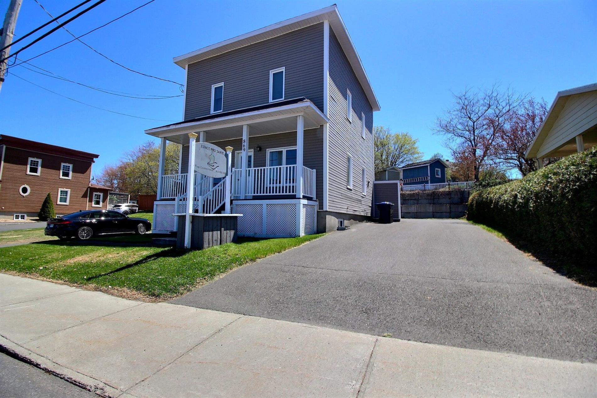 869-869A Rue Commerciale N. — photo 1