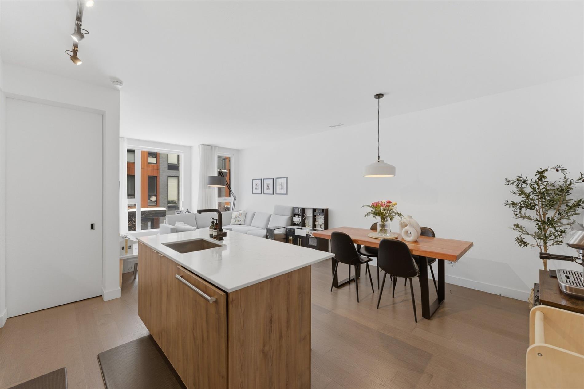1883 Rue Suzanne-Coallier — photo 2