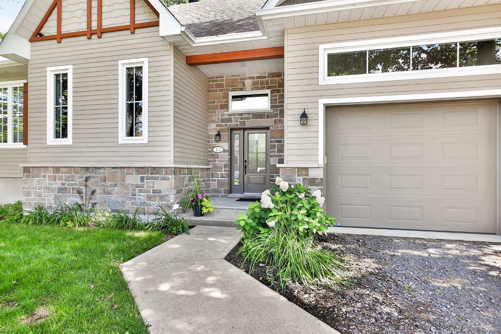 21 Rue Jean-Marc-Brouillette — photo 2