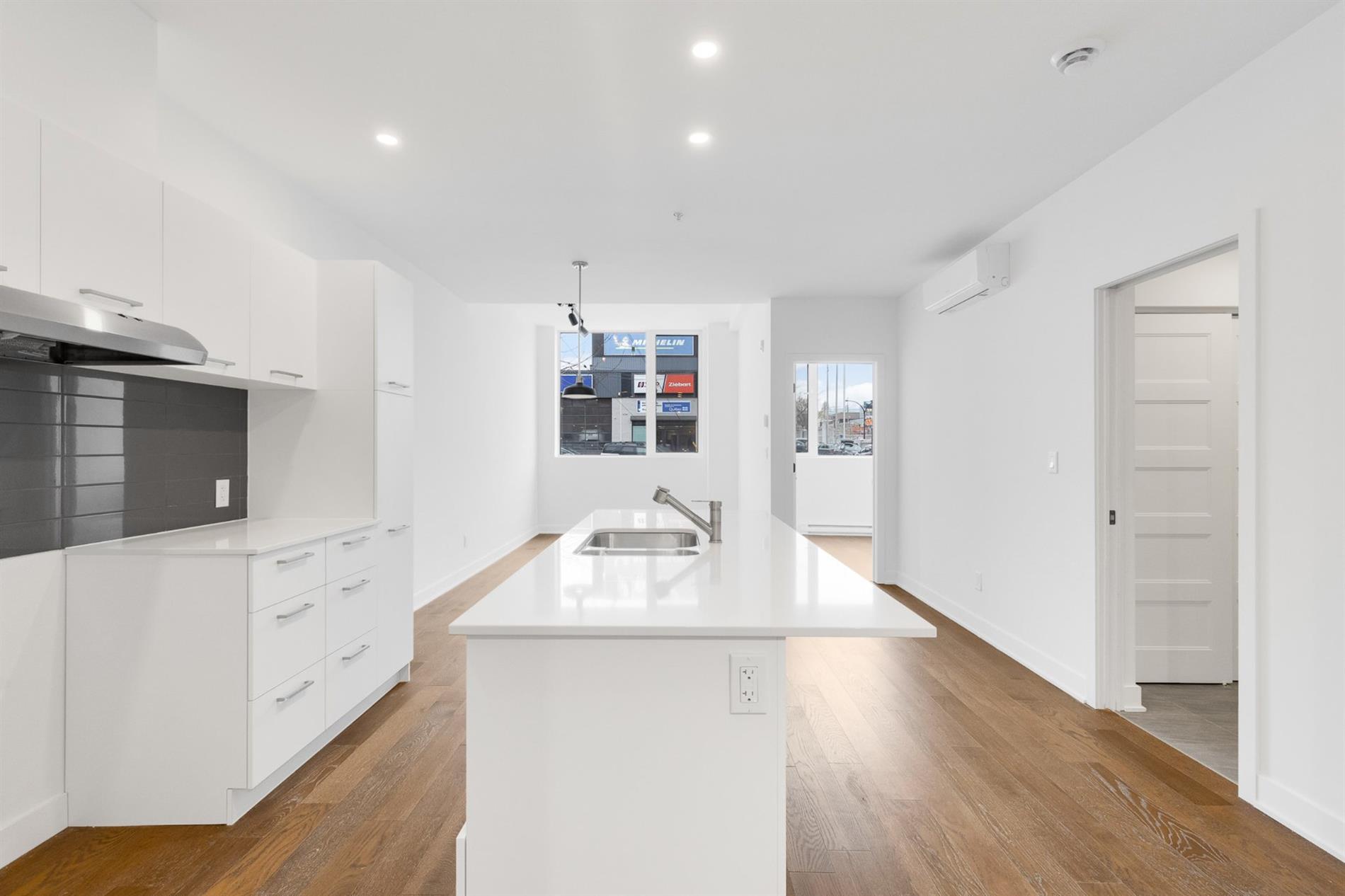 103-5410 Av. Papineau — photo 1