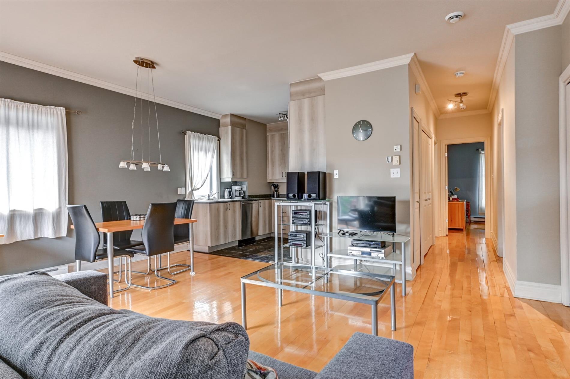 683 Rue St-Timothée — photo 3