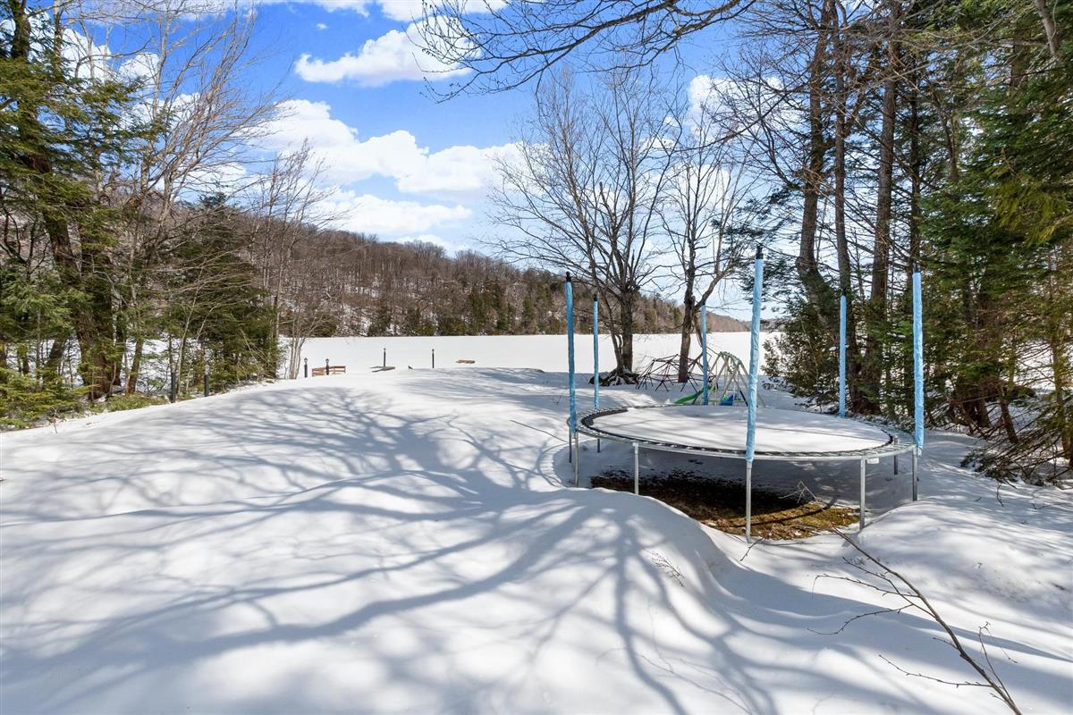 Vue 39 de la propriété réf. 12820780 – 1208 Ch. de Ste-Anne-des-Lacs J0R 1B0