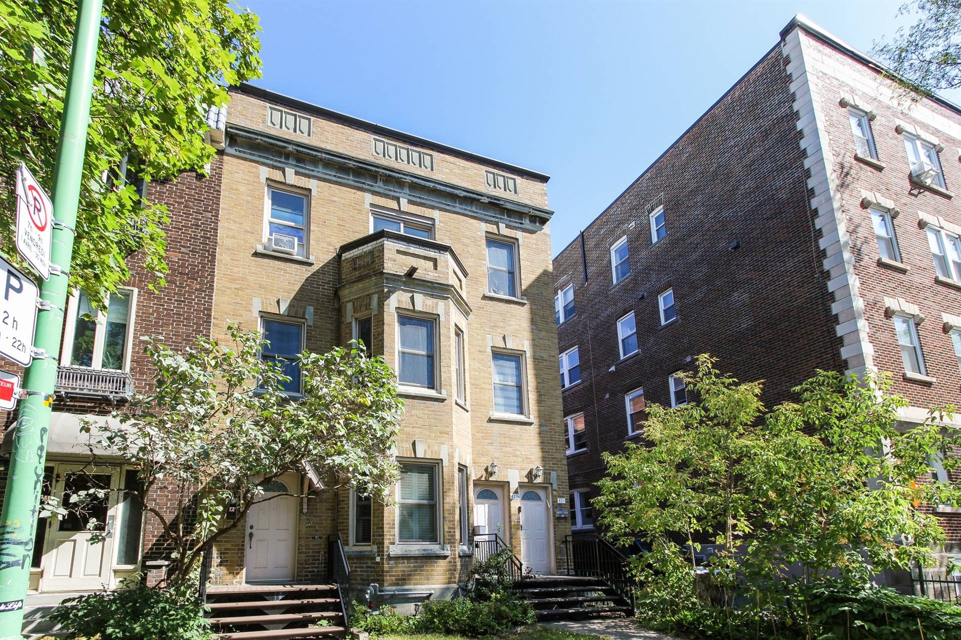 823 Av. McEachran — photo 1