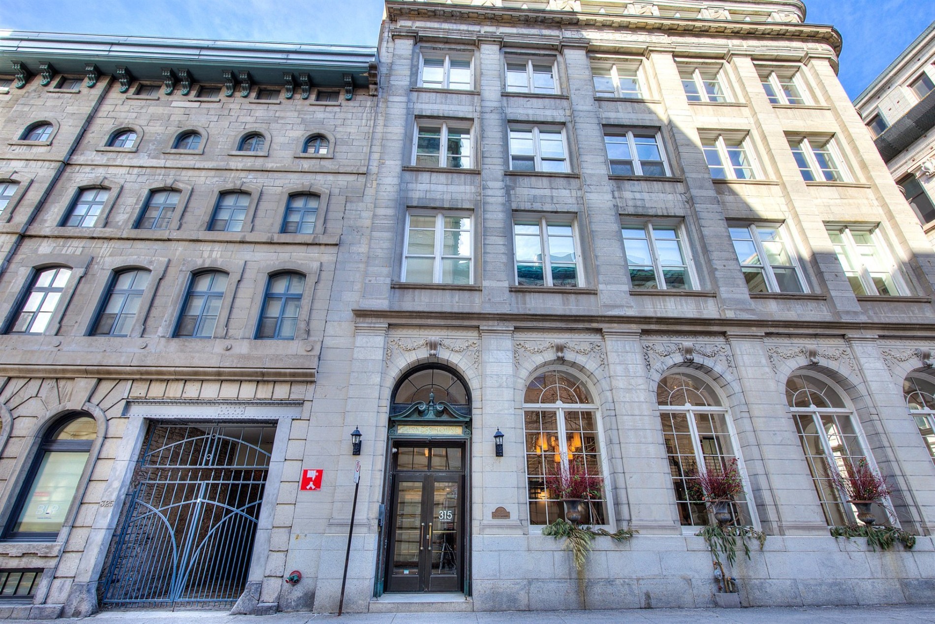 3000-315 Rue du St-Sacrement — photo 2