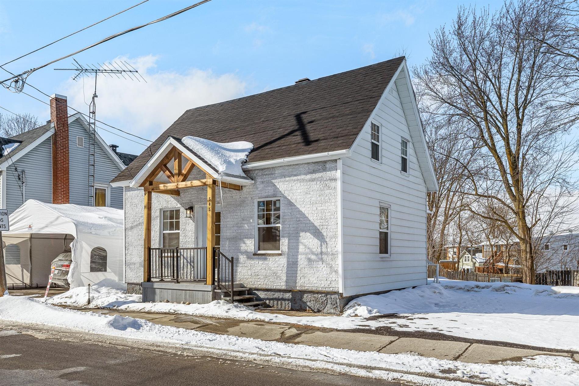 585 Rue St-Joseph — photo 3