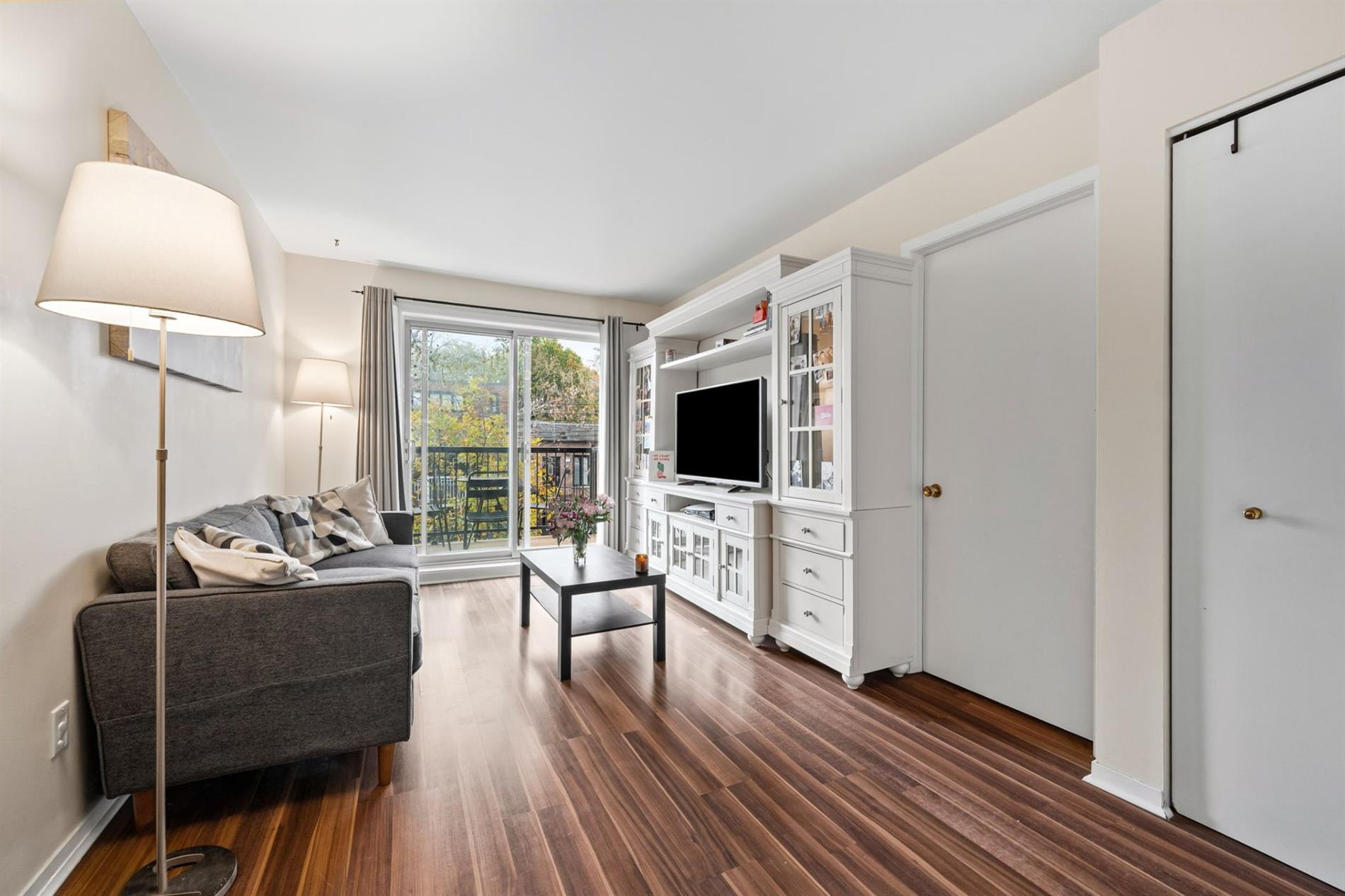 5-4295 Rue De La Roche — photo 2