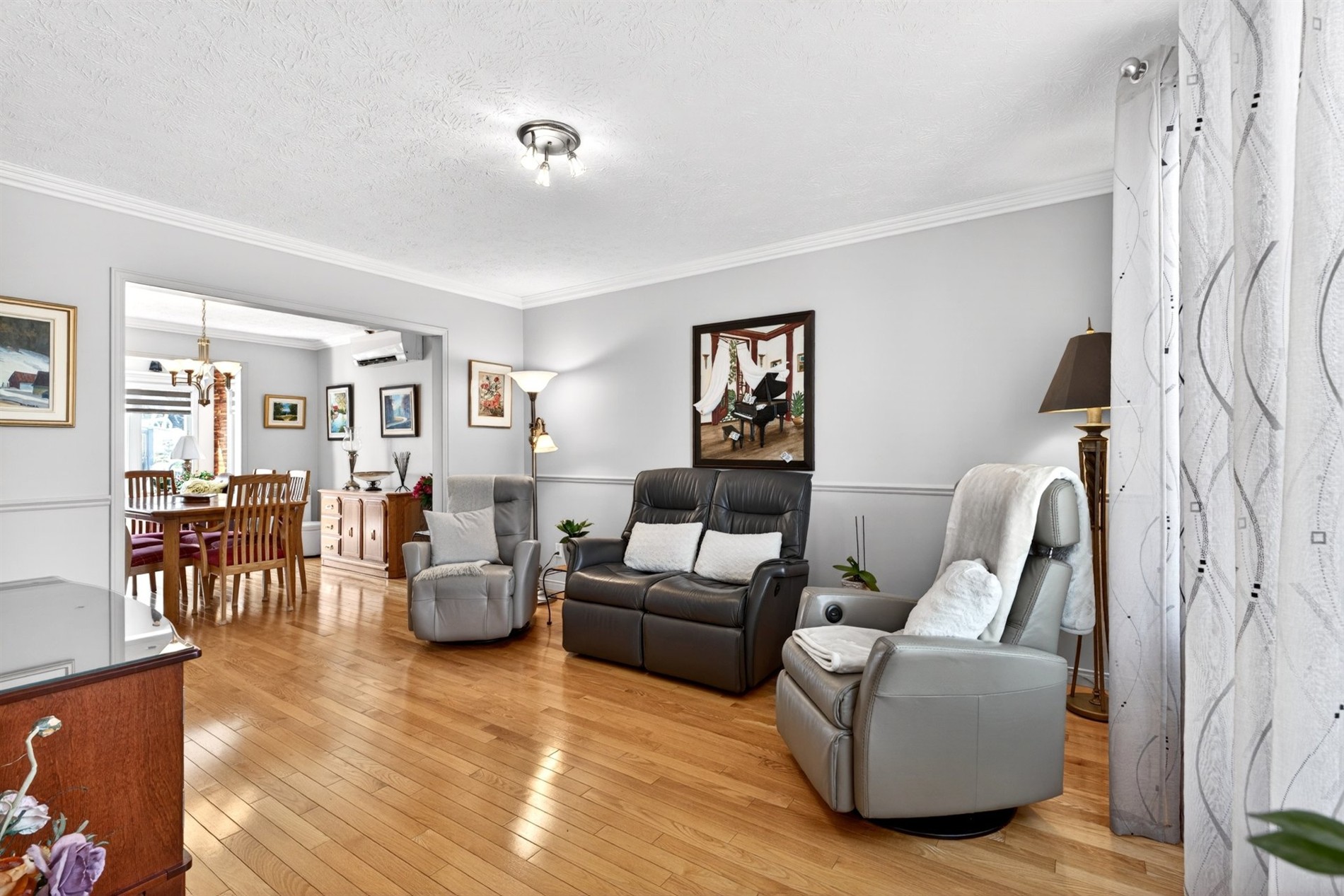2540 Rue des Cormiers — photo 3