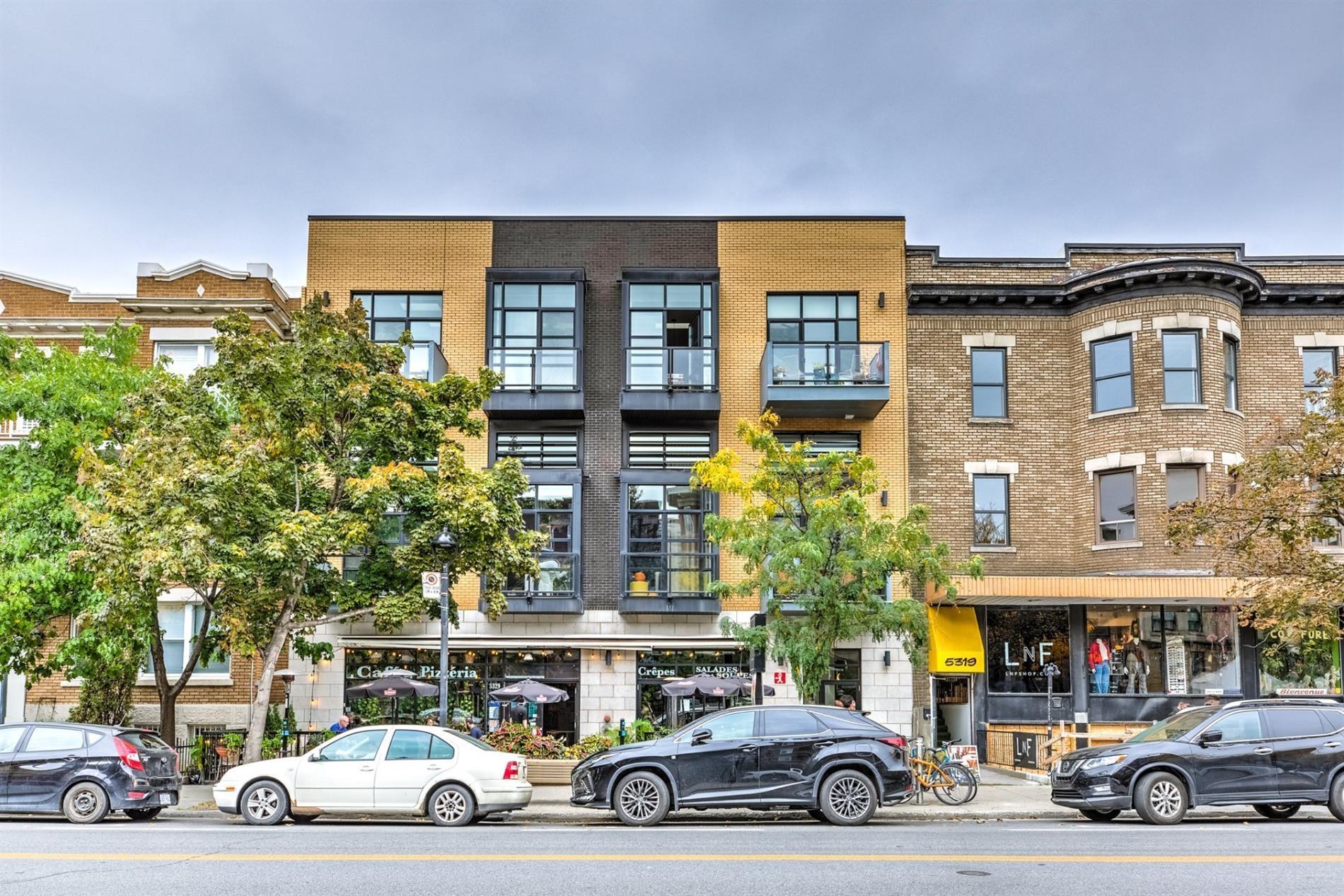 105-5325 Av. du Parc — photo 1