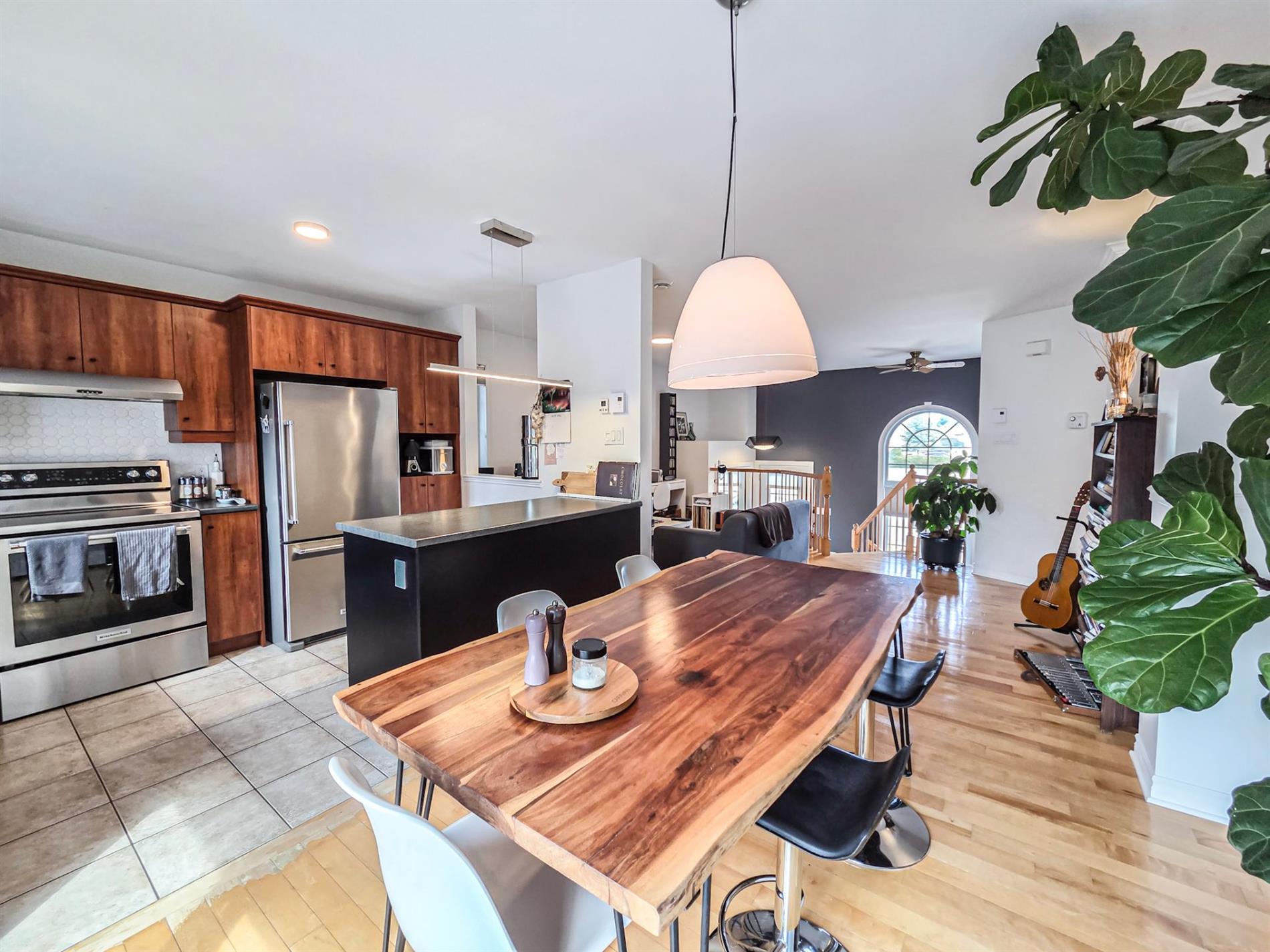 310 Rue Mary — photo 3