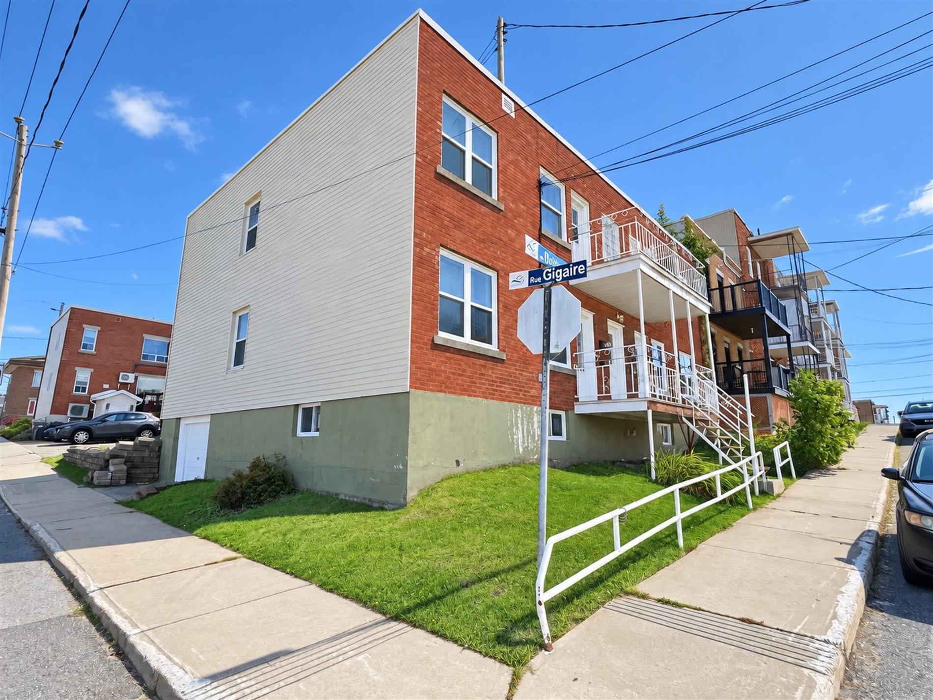 2582 Av. Dollard — photo 1