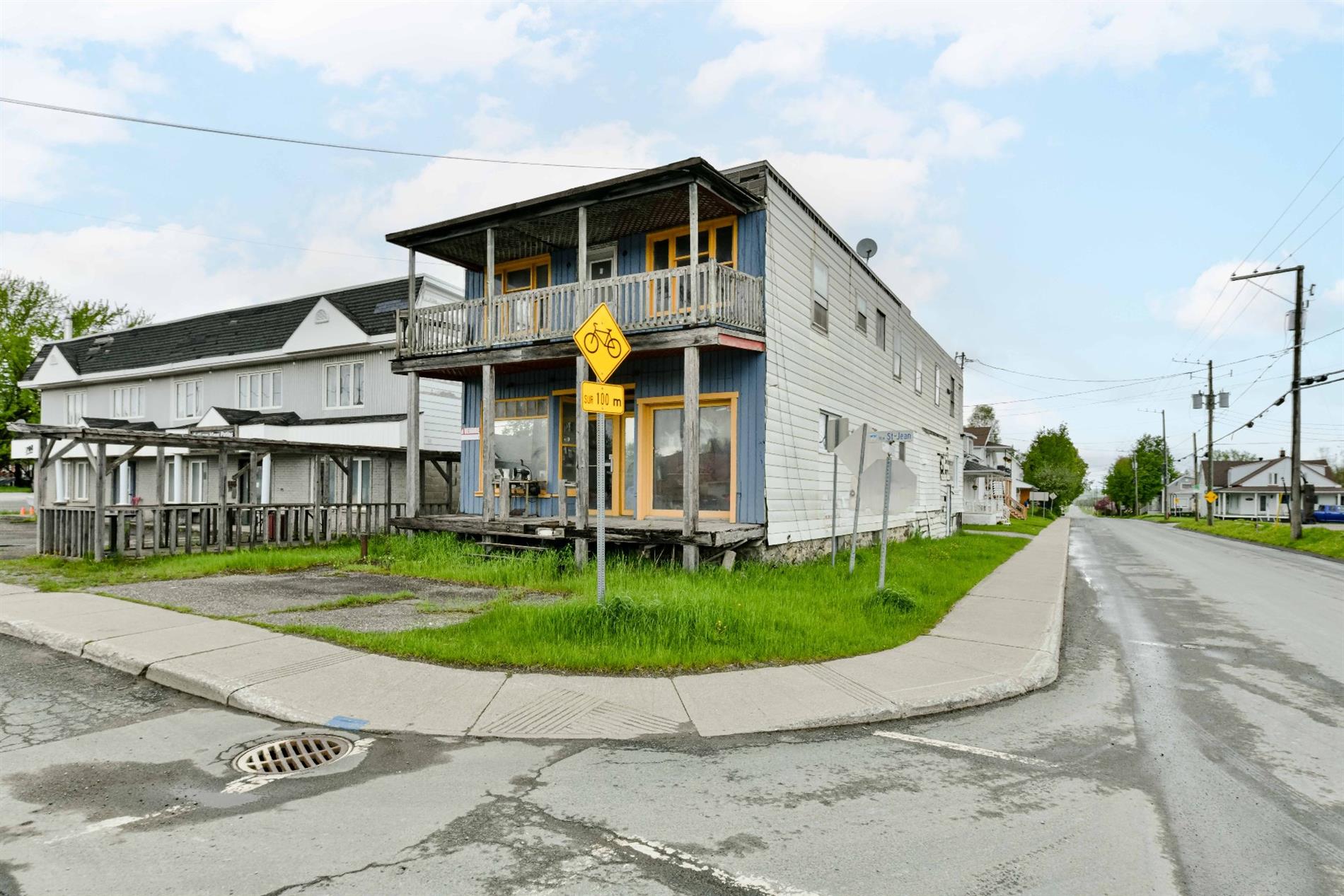 694Z Rue St-Jean — photo 3