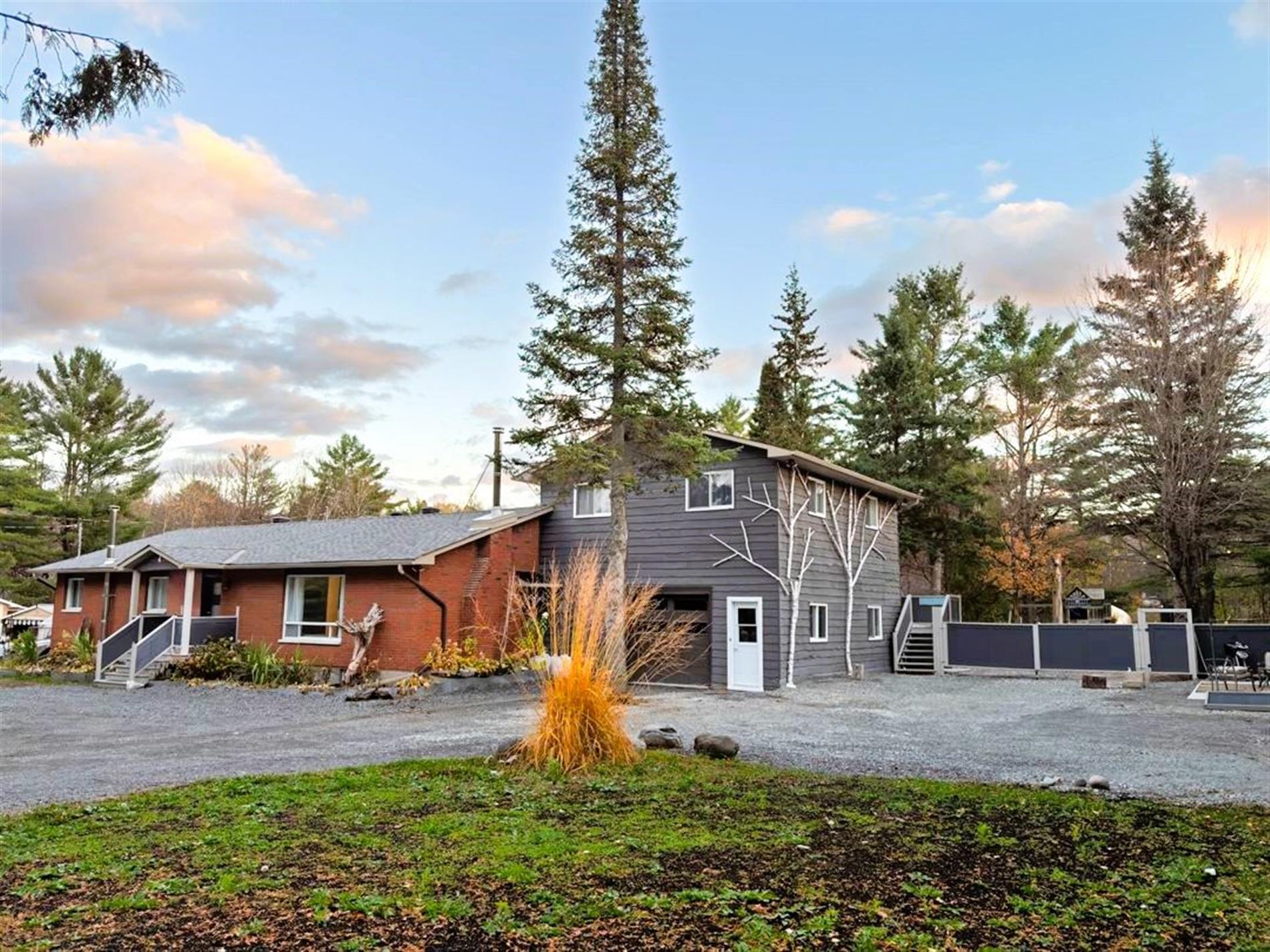 4 Ch. Larouche — photo 1