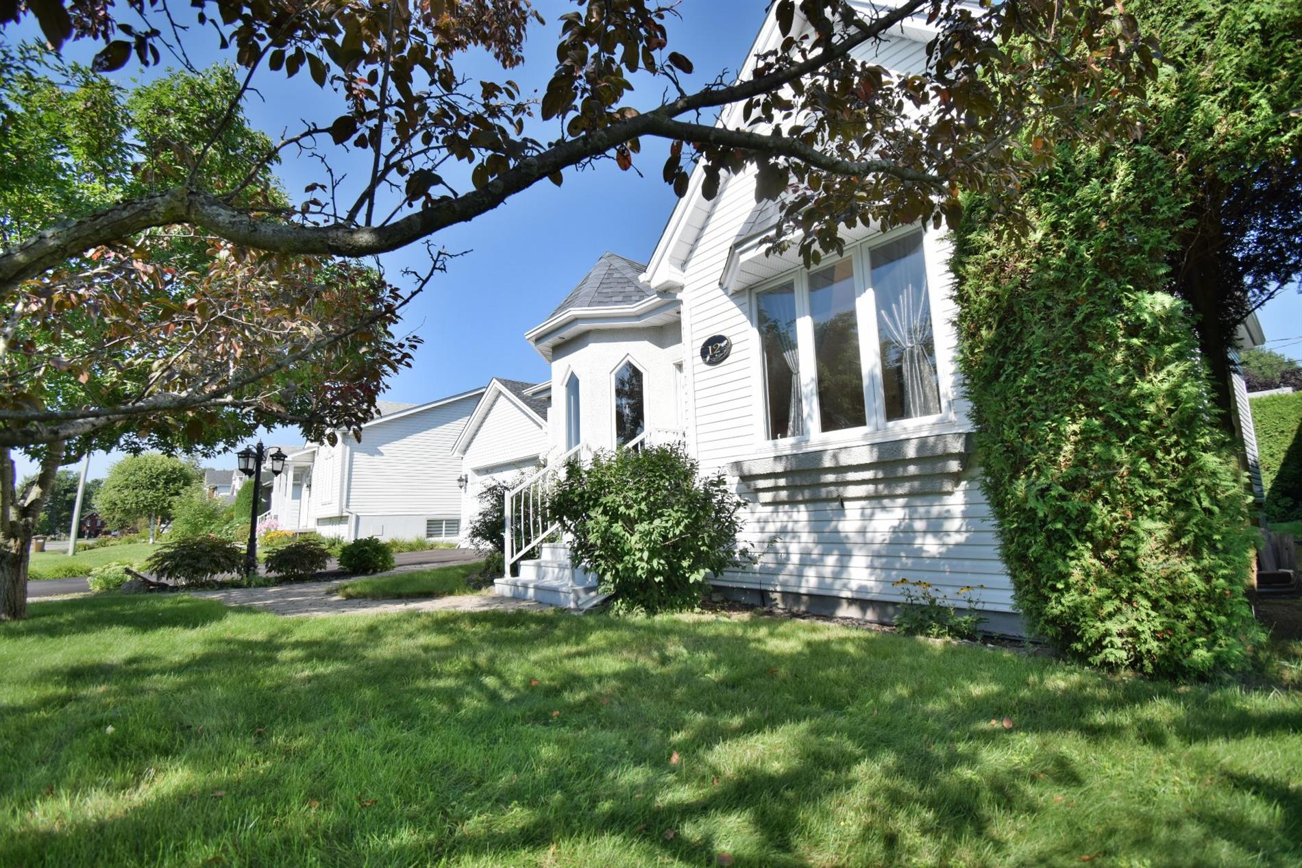 12 Rue Ozias-Leduc — photo 2