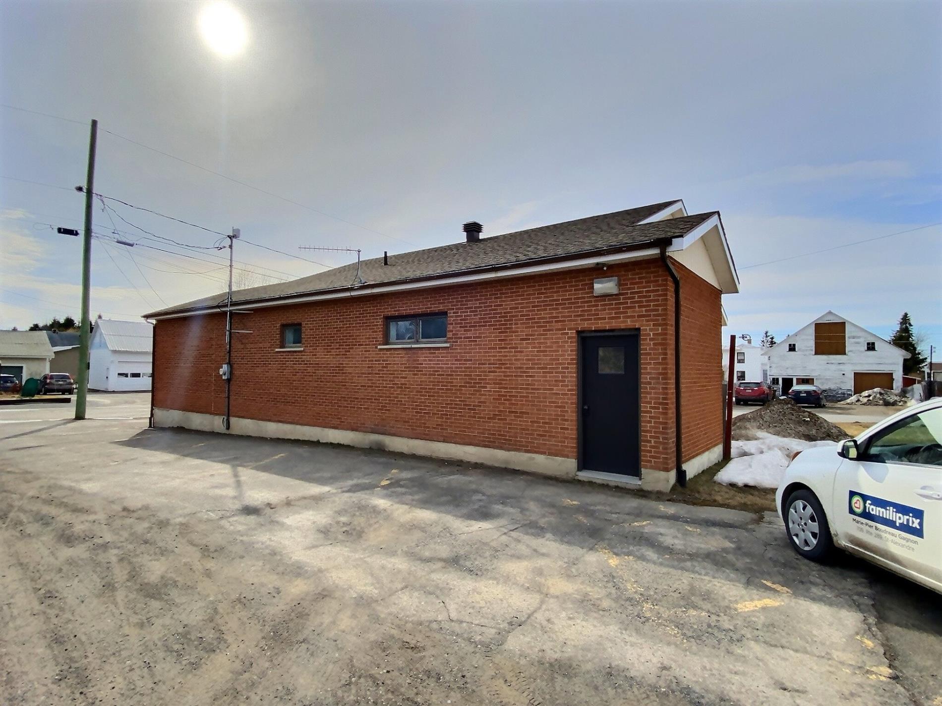 511 Av. des Érables — photo 3