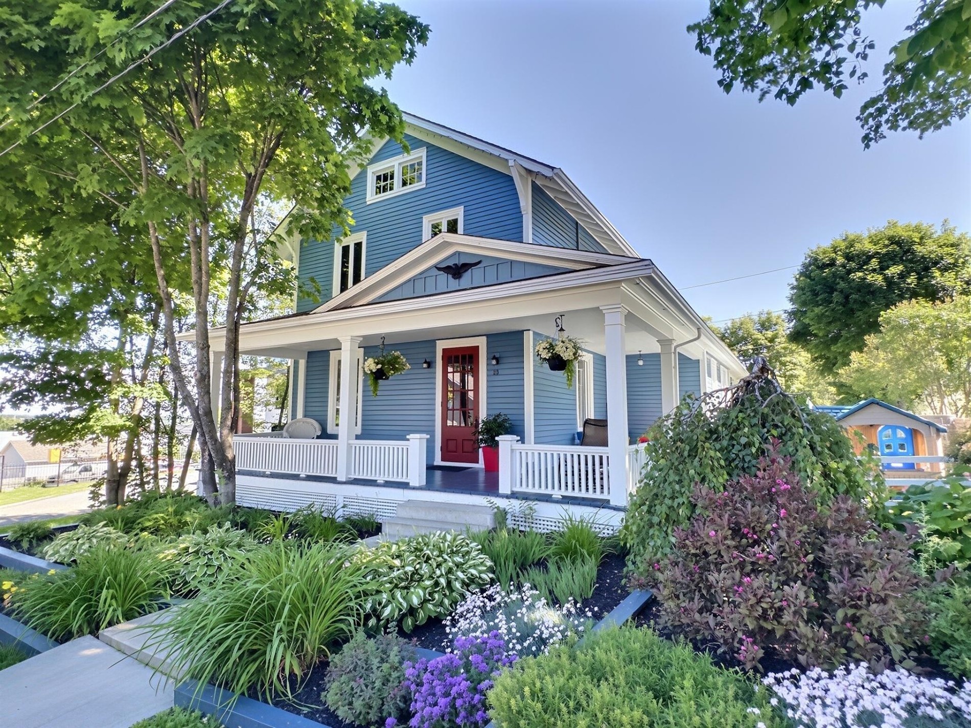 23 Rue Lévis — photo 1