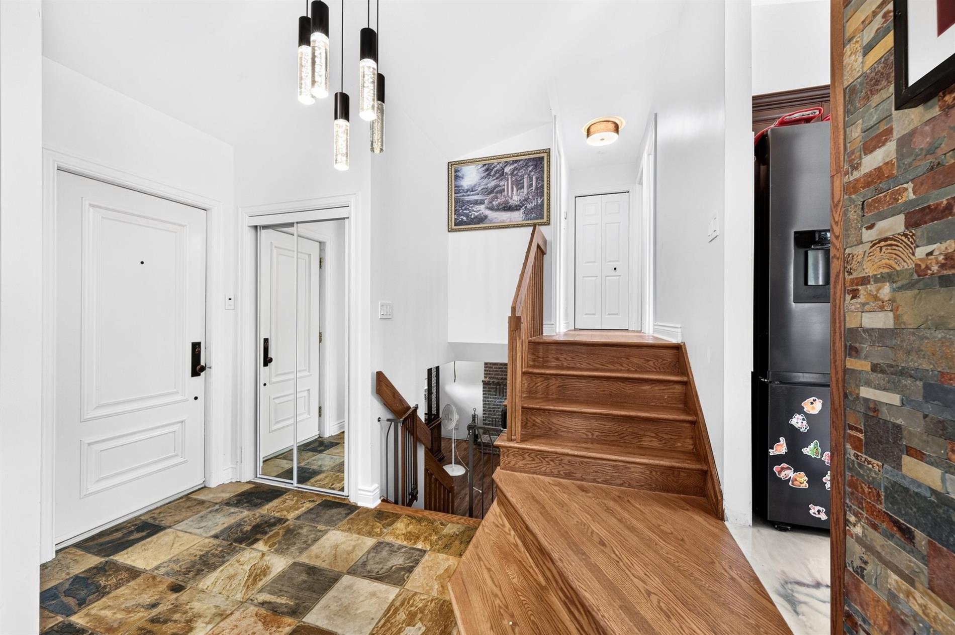 119 Rue Colpron — photo 3
