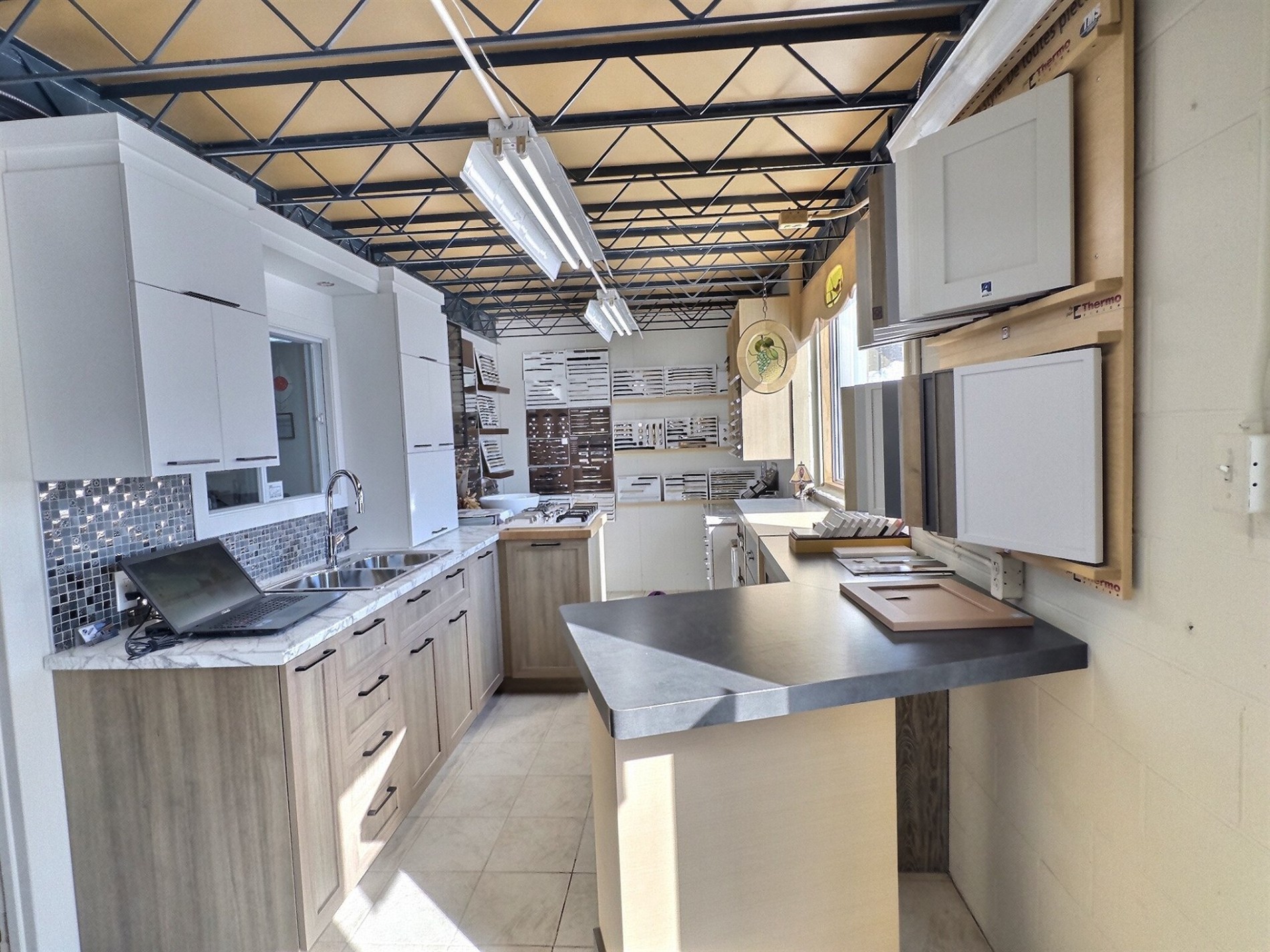 539 Rue Notre-Dame O. — photo 1