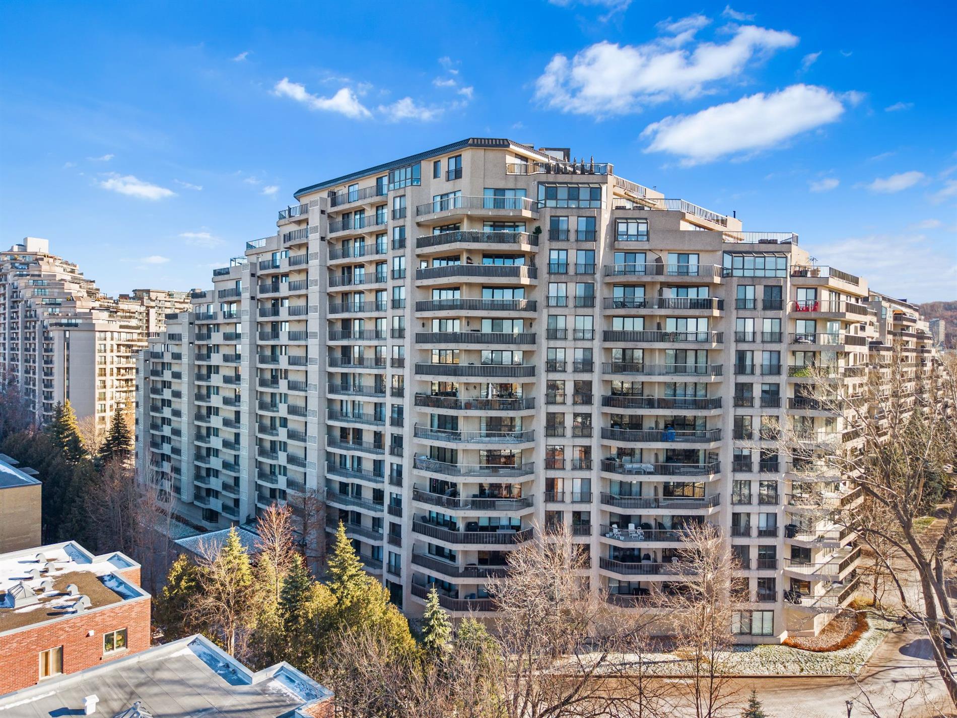 6150 Av. du Boisé — photo 1