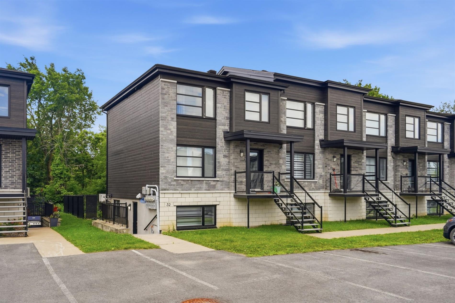 32 Rue Lussier — photo 2