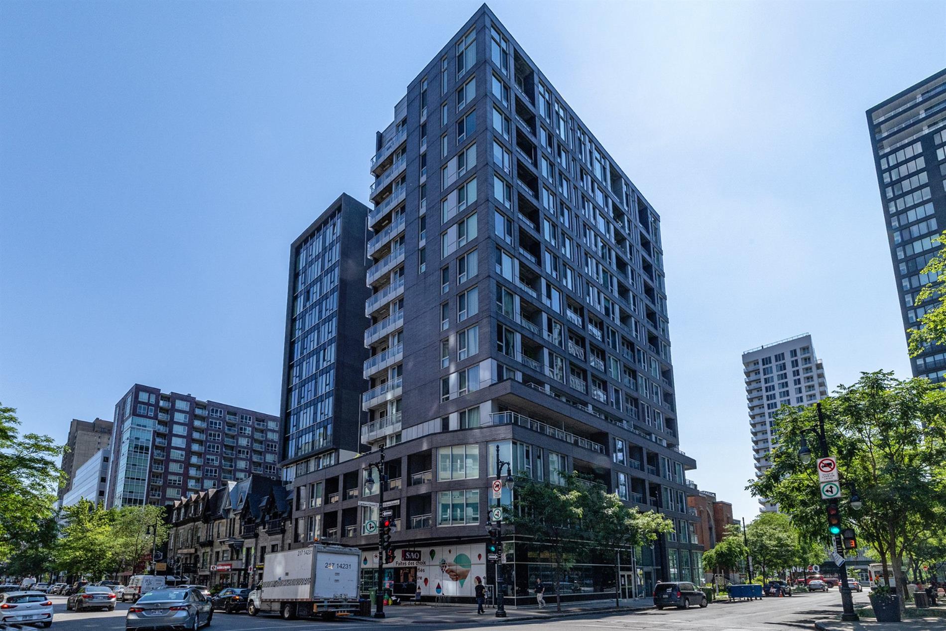 1109-1265 Rue Lambert-Closse — photo 1