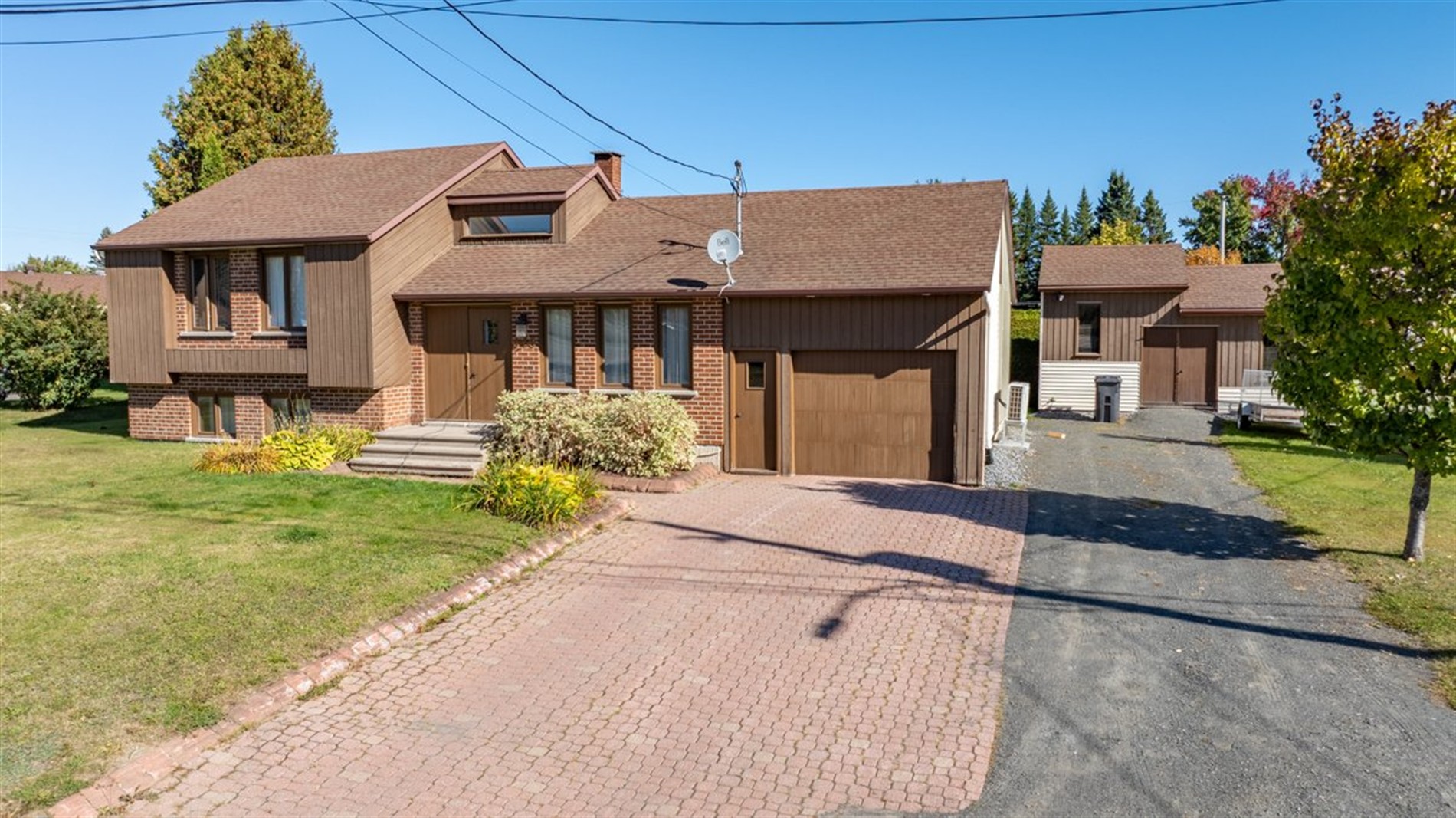 546 Av. Deschamps — photo 1