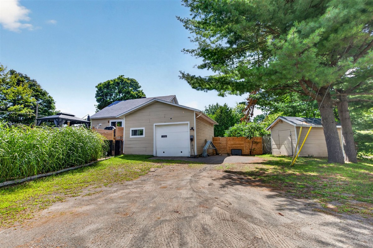 Vue 2 de la propriété réf. 24376487 – 151 Place Cadieux J5K 1B6