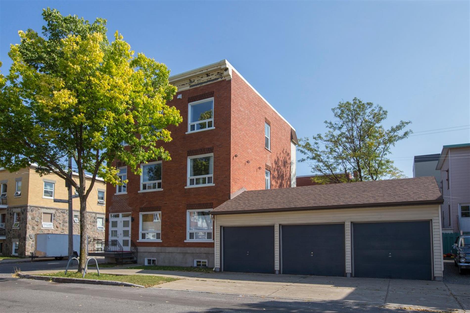 781-783 Rue Napoléon — photo 3