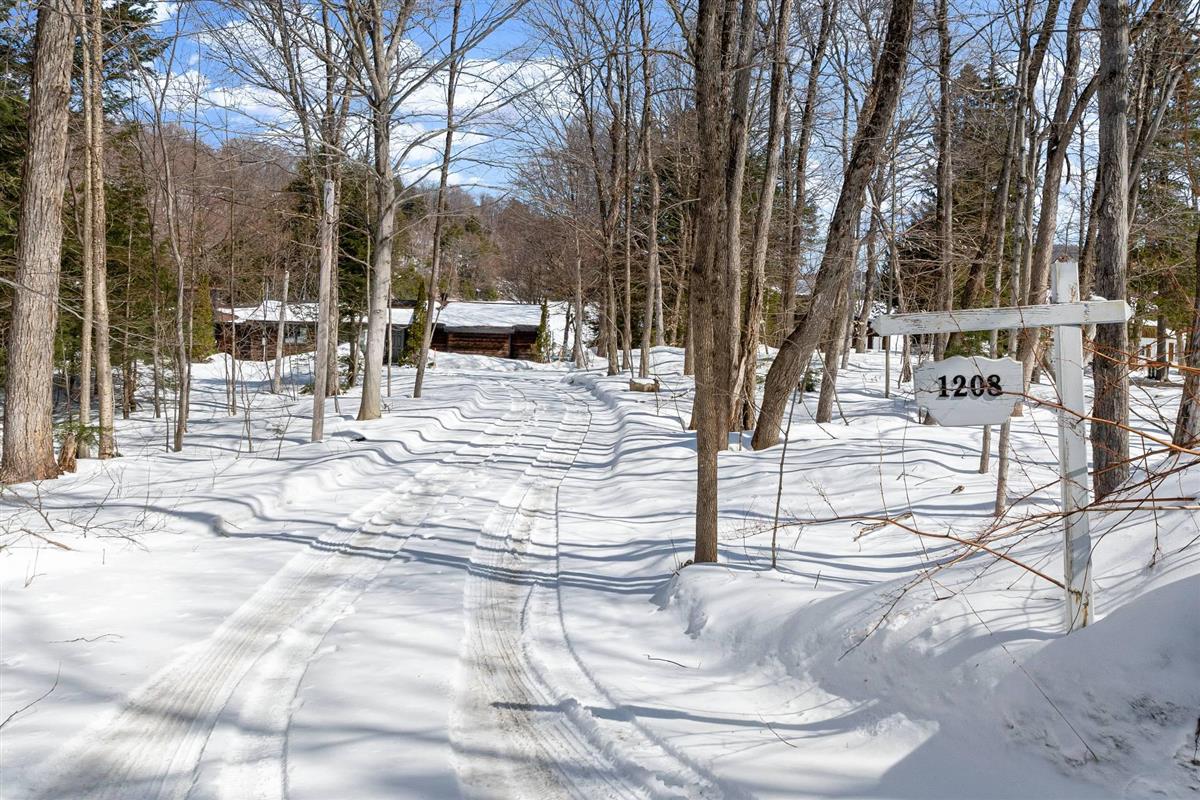 Vue 45 de la propriété réf. 12820780 – 1208 Ch. de Ste-Anne-des-Lacs J0R 1B0