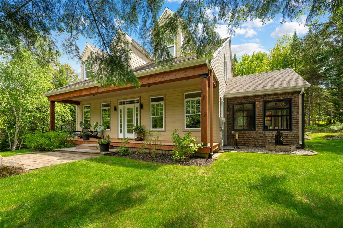 Maison à étages - 74 Rue Balmoral, Morin-Heights
