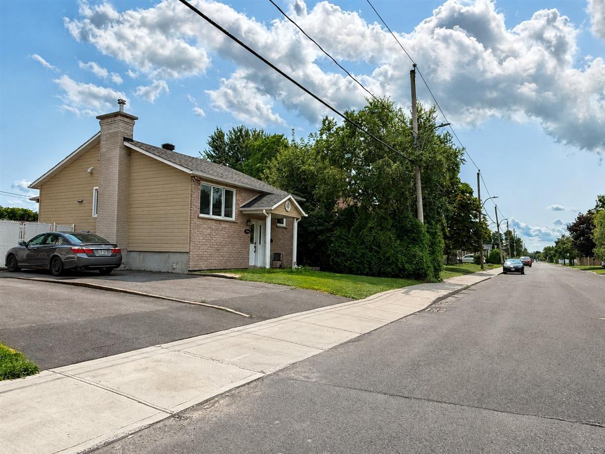 Vue 2 de la propriété réf. 11861460 – 1506 Rue Murray J4T 1C7