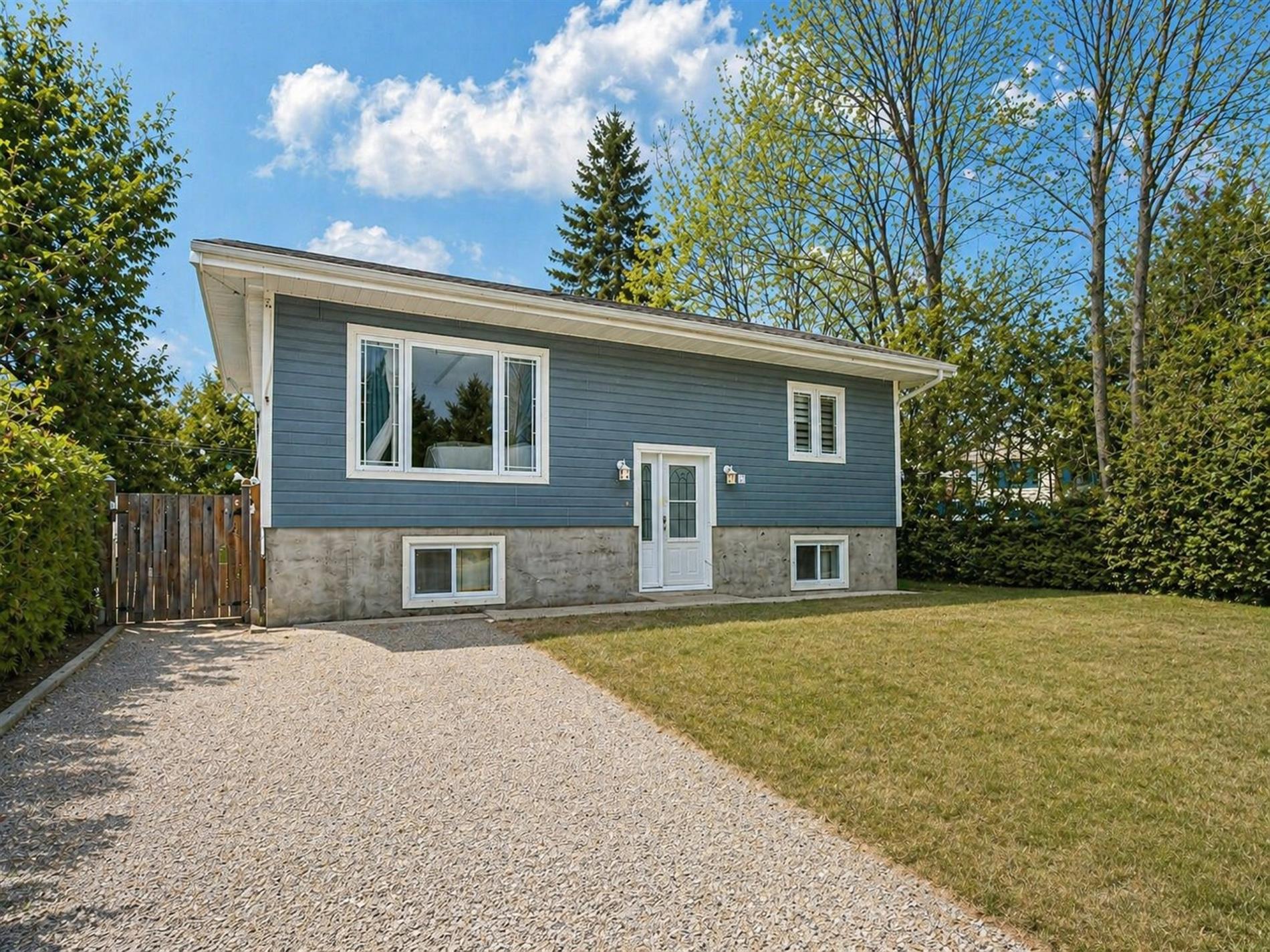 705 Rue Dufour — photo 1