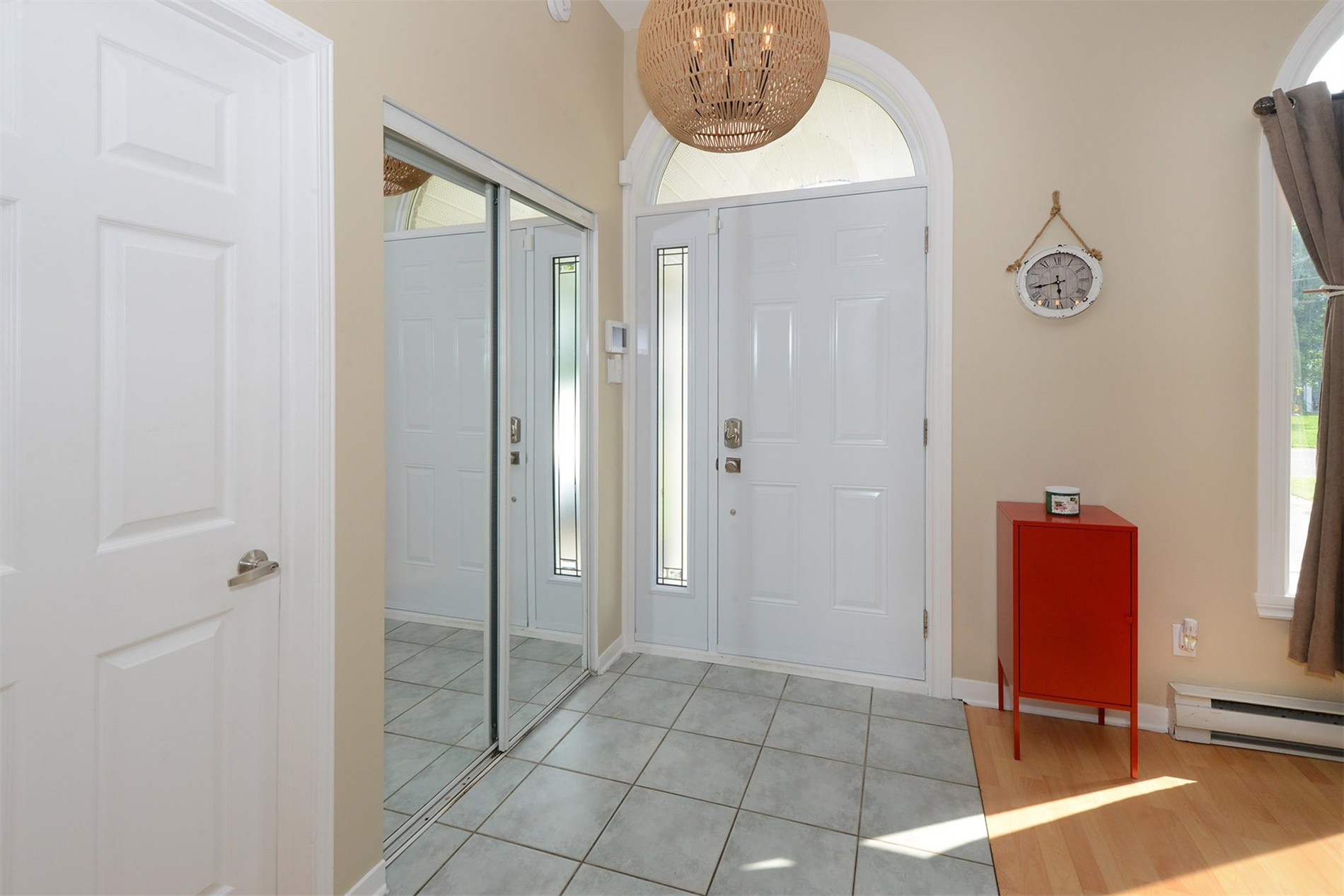 159 14e Avenue — photo 3
