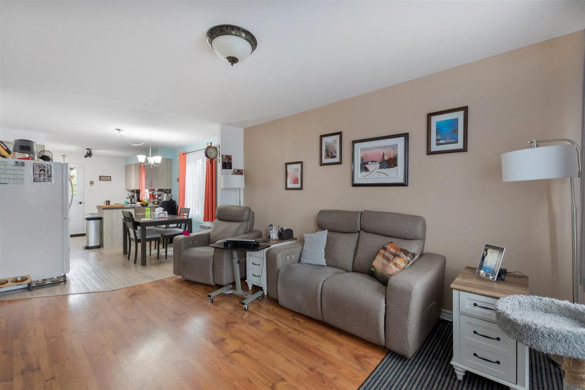 Vue 6 de la propriété réf. 23758572 – 277-279 Rue de Pierrefontaine J7G 1Y1